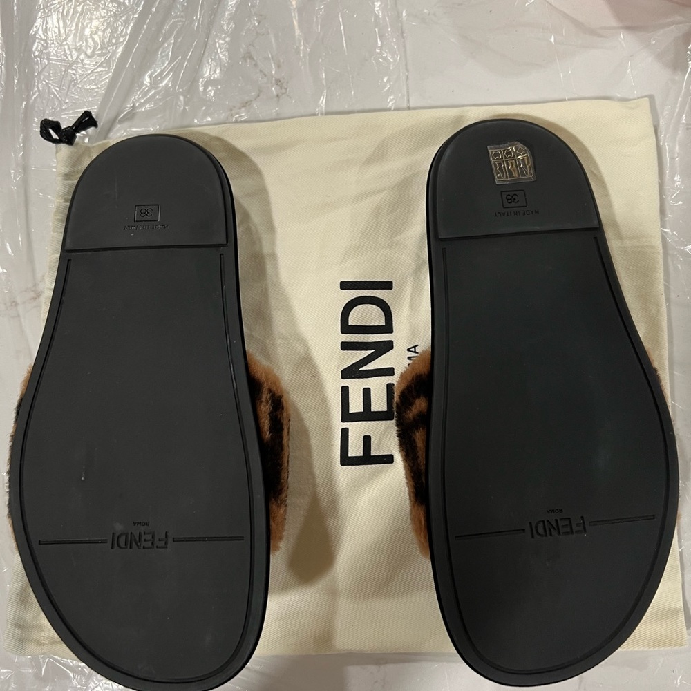 FENDI Shearling Slides/Sandals SIZE 38 EU - Picture 12 of 16
